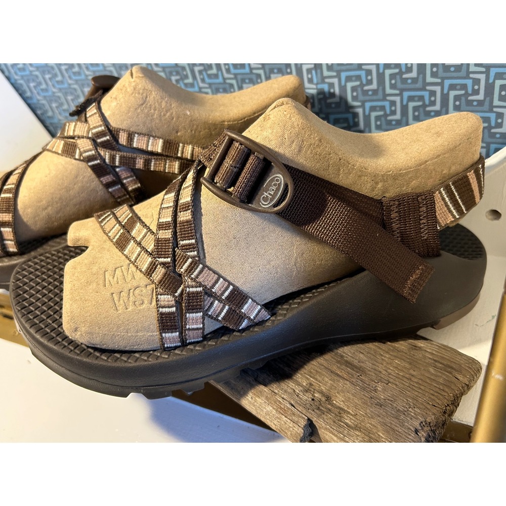 Chaco Z2 Classic Sandals Womens 7 Brown Striped Double Strap Vibram Sole USA - Picture 2 of 8
